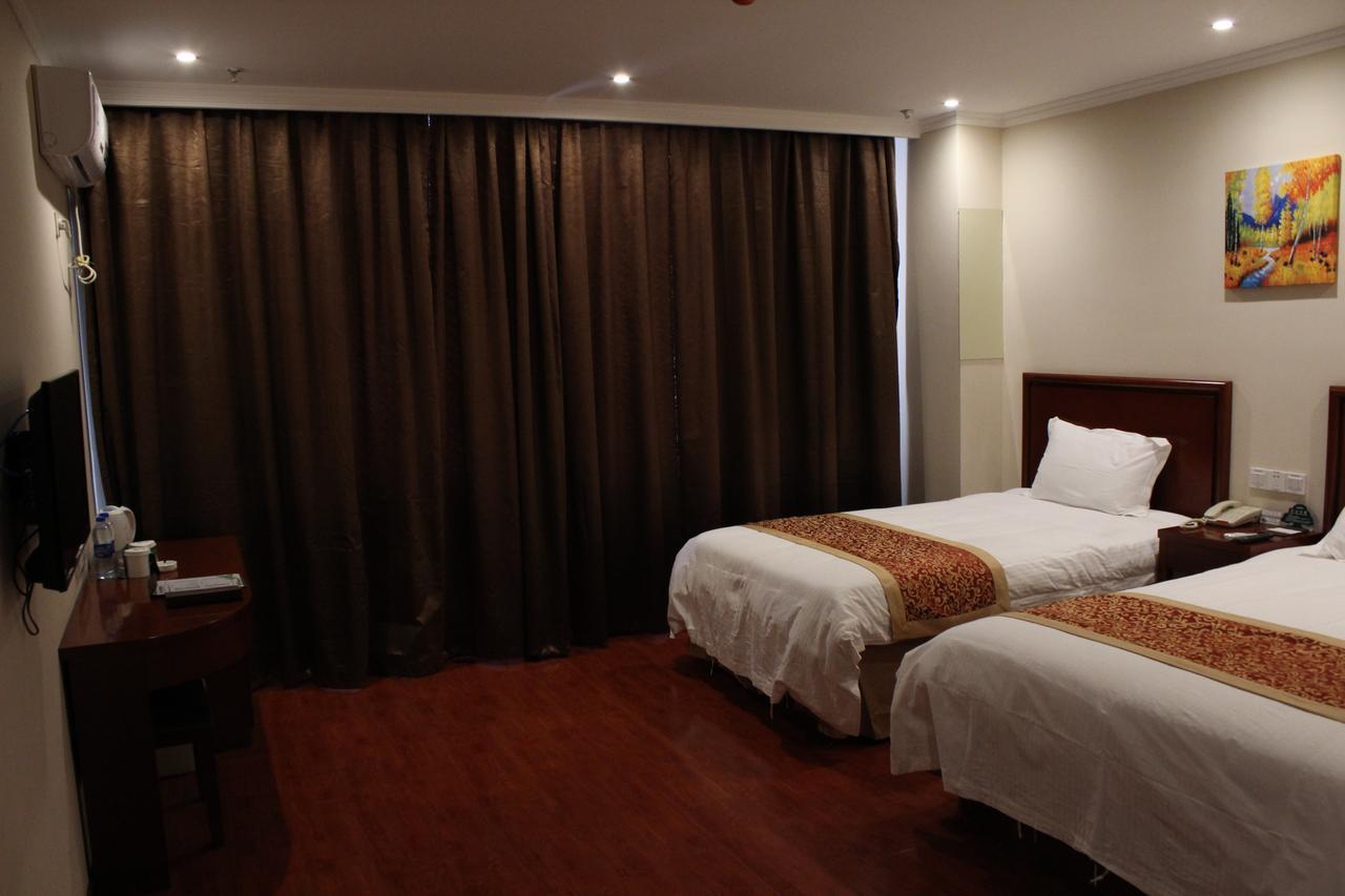 Greentree Inn Shanghai Expo Site South Yanggao Road Subway Station Express Hotel Exterior photo