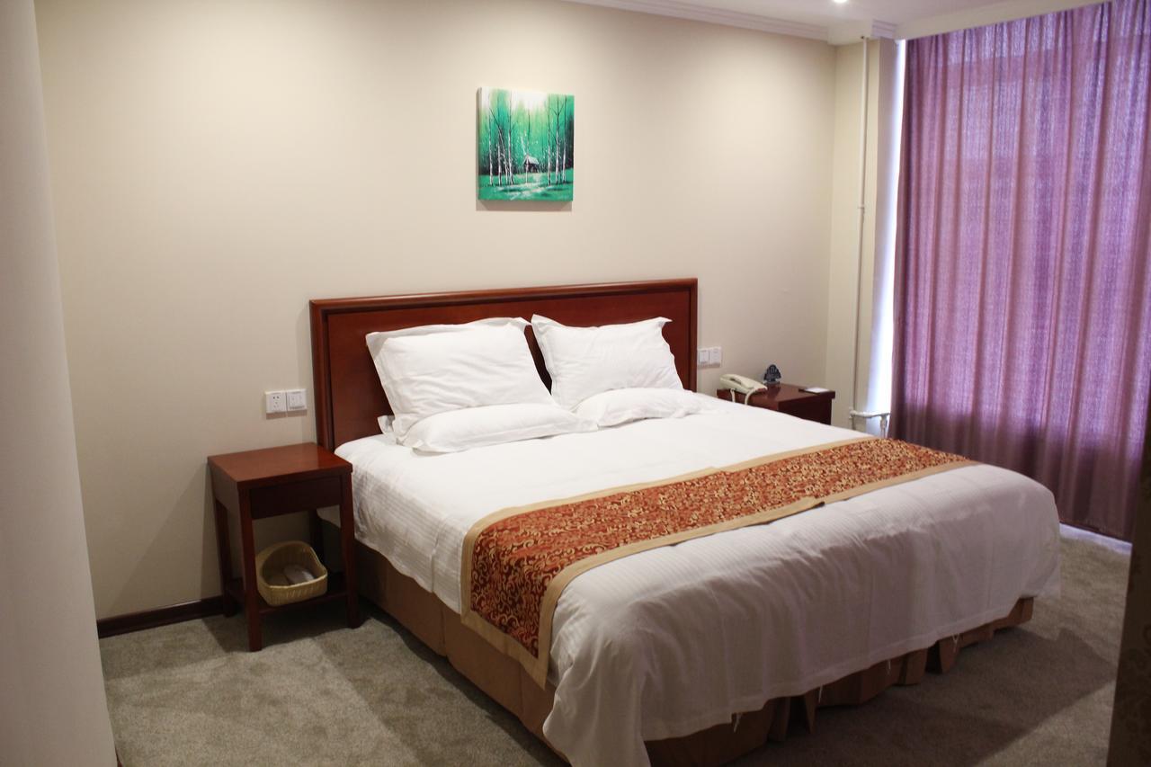 Greentree Inn Shanghai Expo Site South Yanggao Road Subway Station Express Hotel Exterior photo