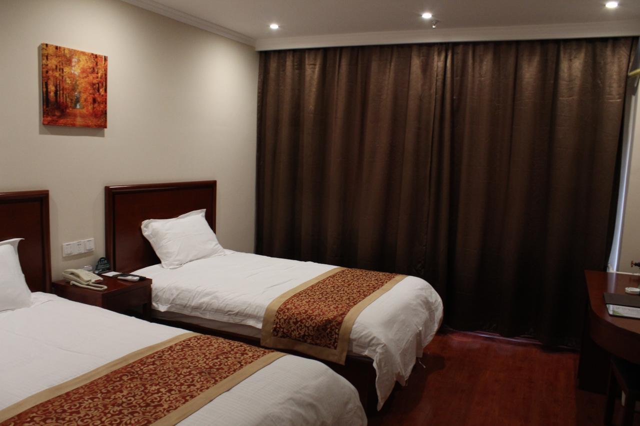 Greentree Inn Shanghai Expo Site South Yanggao Road Subway Station Express Hotel Exterior photo